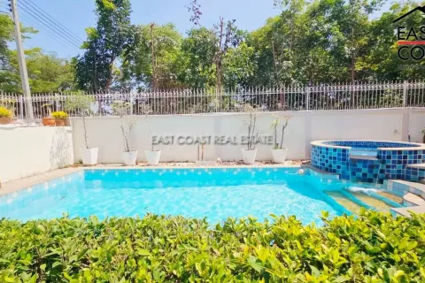 Casa de 3 dormitorios en Jomtien Beach, Pattaya, Tailandia № 212468 - foto 3