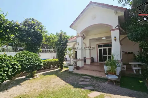 Casa de 3 dormitorios en Jomtien Beach, Pattaya, Tailandia № 212468 - foto 12