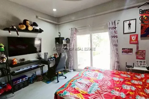 Casa de 3 dormitorios en Jomtien Beach, Pattaya, Tailandia № 212468 - foto 15