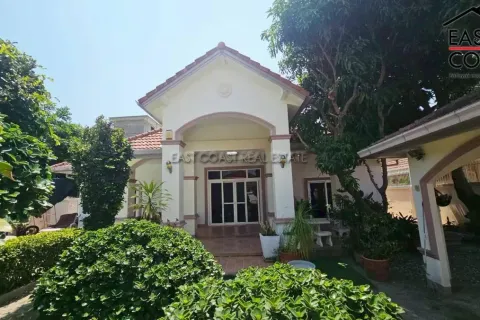 Casa de 3 dormitorios en Jomtien Beach, Pattaya, Tailandia № 212468 - foto 11