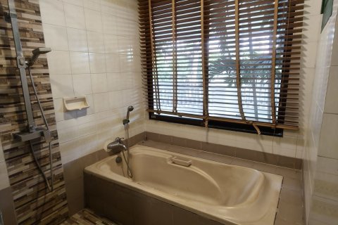 Condo in Pattaya, Thailand, 2 bedrooms  № 136556 - photo 16