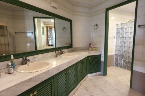 Condo in Pattaya, Thailand, 2 bedrooms  № 136556 - photo 13