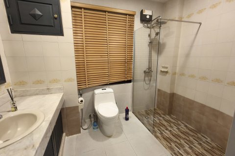 Condo in Pattaya, Thailand, 2 bedrooms  № 136556 - photo 5