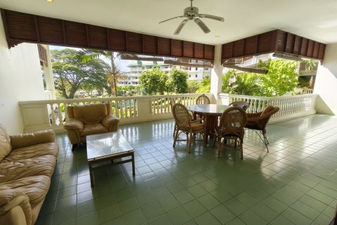 Condo in Pattaya, Thailand, 2 bedrooms  № 136556 - photo 3