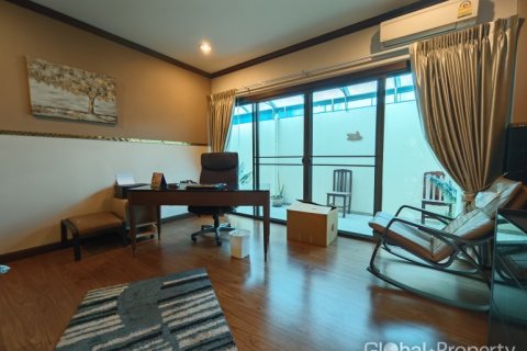 House in Pattaya, Thailand 3 bedrooms № 152372 - photo 12