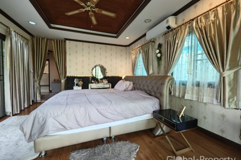 House in Pattaya, Thailand 3 bedrooms № 152372 - photo 17