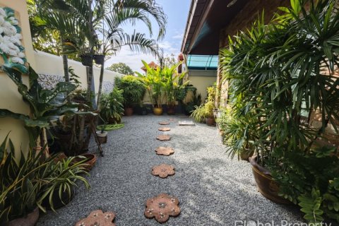 House in Pattaya, Thailand 3 bedrooms № 152372 - photo 30