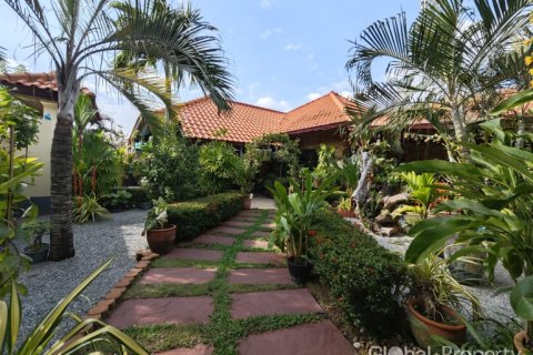 House in Pattaya, Thailand 3 bedrooms № 152372 - photo 29