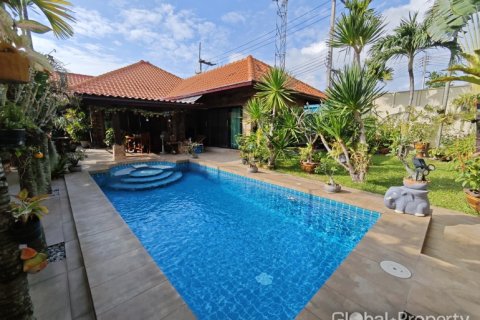 House in Pattaya, Thailand 3 bedrooms № 152372 - photo 25
