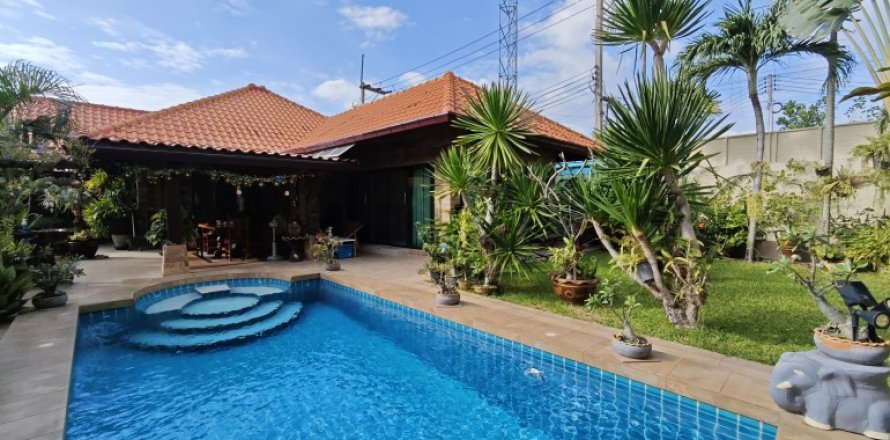 House in Pattaya, Thailand 3 bedrooms № 152372