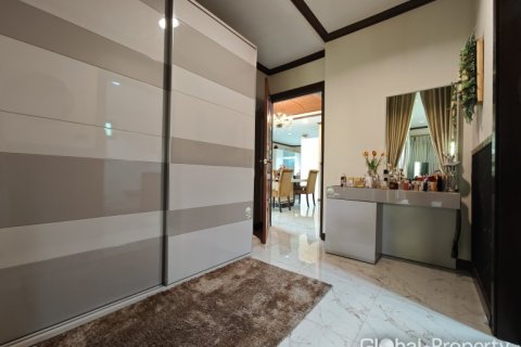 House in Pattaya, Thailand 3 bedrooms № 152372 - photo 18