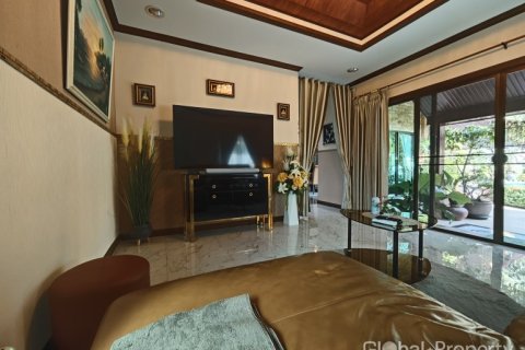 House in Pattaya, Thailand 3 bedrooms № 152372 - photo 7