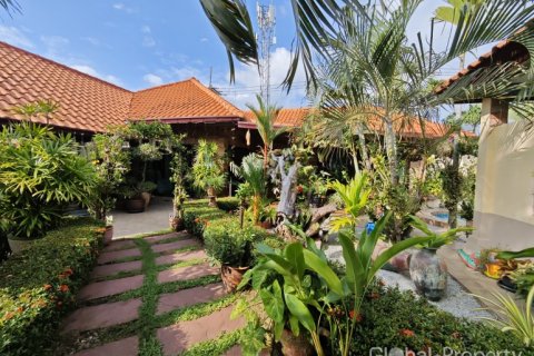 House in Pattaya, Thailand 3 bedrooms № 152372 - photo 28