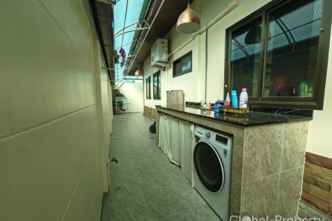 House in Pattaya, Thailand 3 bedrooms № 152372 - photo 20