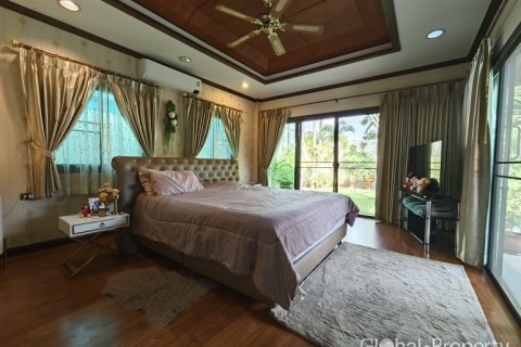 House in Pattaya, Thailand 3 bedrooms № 152372 - photo 16