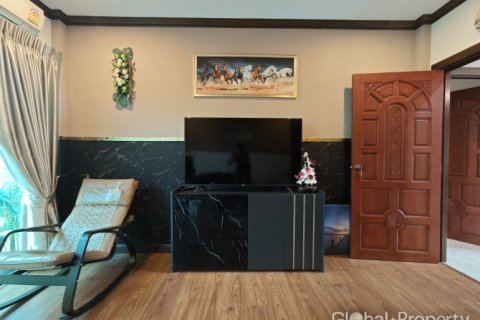 House in Pattaya, Thailand 3 bedrooms № 152372 - photo 13