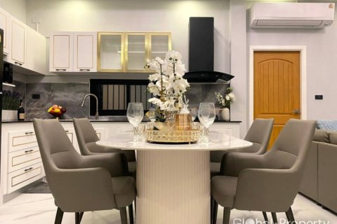 House in Pattaya, Thailand 3 bedrooms № 152370 - photo 20