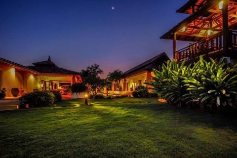 Дом в Хуа Хине, Таиланд с 5 спальнями  № 147229 - фото 2