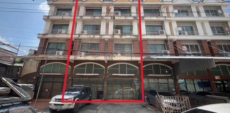 Propriété commerciale à Bang Sue, Bangkok, Thaïlande № 147230