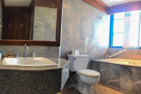 Condo in Yan Nawa, Bangkok, Thailand, 2 bedrooms  № 138543 - photo 14