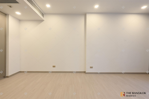 Condo in Bangkok, Thailand, 1 bedroom  № 197445 - photo 4