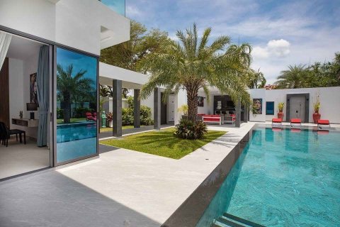 Villa in Phuket, Thailand 5 bedrooms № 147551 - photo 8