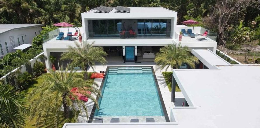 Villa in Phuket, Thailand 5 bedrooms № 147551