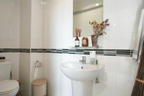 Townhouse in Lat Krabang, Bangkok, Thailand 3 bedrooms № 147548 - photo 9