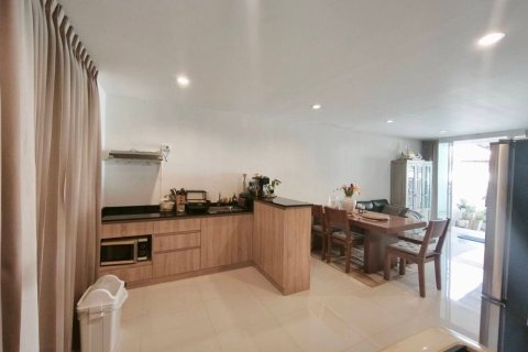 Townhouse in Lat Krabang, Bangkok, Thailand 3 bedrooms № 147548 - photo 22