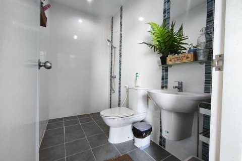 Townhouse in Lat Krabang, Bangkok, Thailand 3 bedrooms № 147548 - photo 16