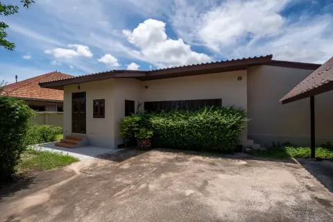Casa de 3 dormitorios en Pattaya, Tailandia № 210516 - foto 11