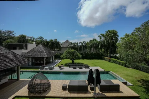 Villa in Phuket, Thailand 5 bedrooms № 148752 - photo 2