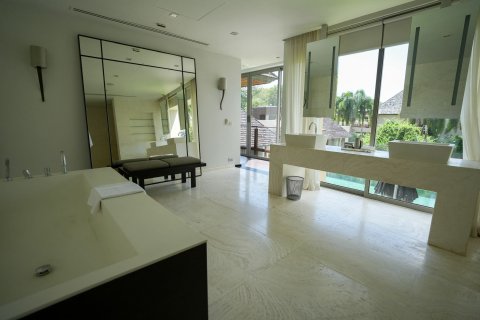 Villa in Phuket, Thailand 5 bedrooms № 148752 - photo 26