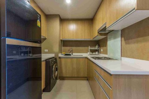 Condo in Bangkok, Thailand, 2 bedrooms № 183367 - photo 15