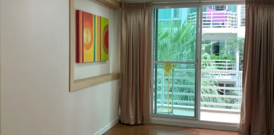 Condo in Khlong Toei, Bangkok, Thailand, 2 bedrooms  № 154294