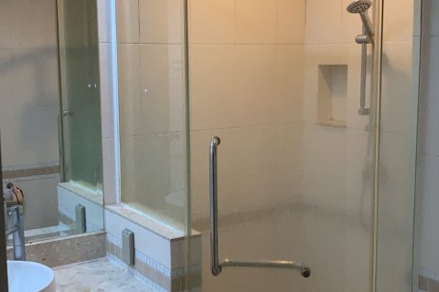 Condo in Khlong Toei, Bangkok, Thailand, 2 bedrooms  № 154294 - photo 13