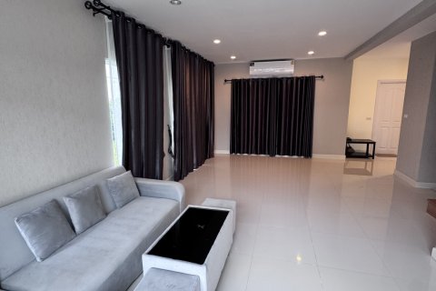House in Phuket, Thailand 3 bedrooms № 154291 - photo 3