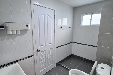 House in Phuket, Thailand 3 bedrooms № 154291 - photo 18