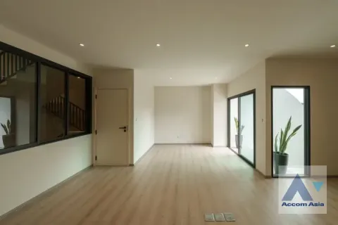 Reihenhaus in Huai Khwang, Bangkok, Thailand 4 Schlafzimmer № 215025 - Foto 8