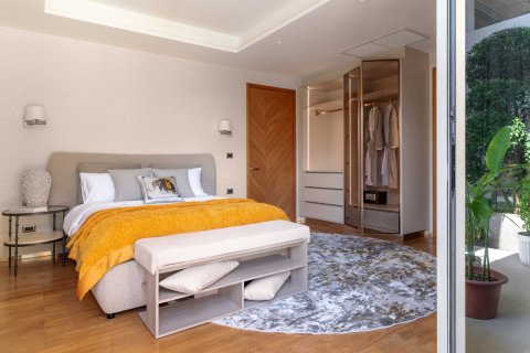 House in Bang Tao, Thailand 4 bedrooms № 162402 - photo 28