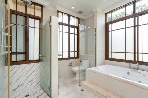 Villa in Bangkok, Thailand 4 bedrooms № 133645 - photo 15