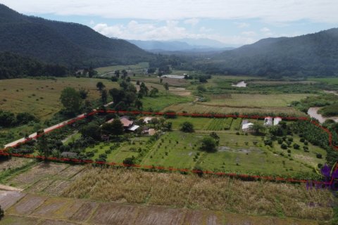 Propriété commerciale à Chiang Dao, Thaïlande 500 m2 № 200365