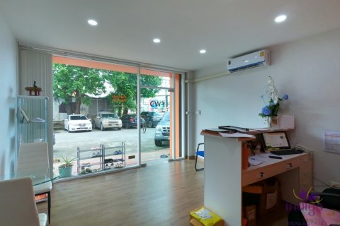 Propriété commerciale à Chiang Mai, Thaïlande 200 m2 № 200369 - photo 14
