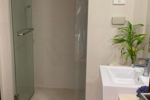 Condo in Bangkok, Thailand, 1 bedroom  № 157631 - photo 5