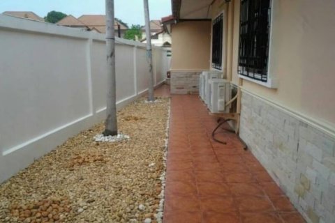 House in Pattaya, Thailand 3 bedrooms № 157636 - photo 3
