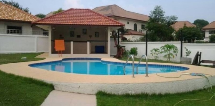 House in Pattaya, Thailand 3 bedrooms № 157636