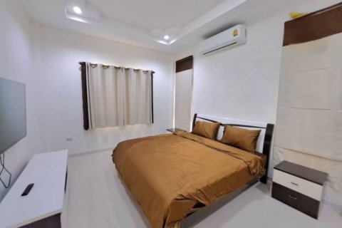 House in Pattaya, Thailand 3 bedrooms № 157635 - photo 2