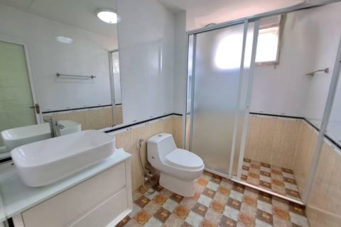 House in Pattaya, Thailand 3 bedrooms № 157635 - photo 30