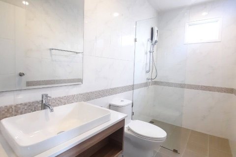 Villa in Phuket, Thailand 3 bedrooms № 153249 - photo 16