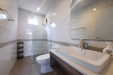 Villa in Phuket, Thailand 3 bedrooms № 153249 - photo 15